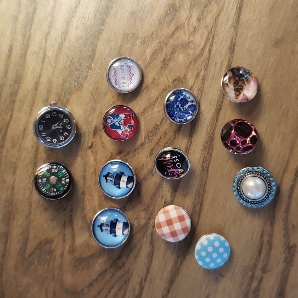 Ginger Snaps Interchangeable Jewlery Lot of 12 Standard Size Snaps (see update)